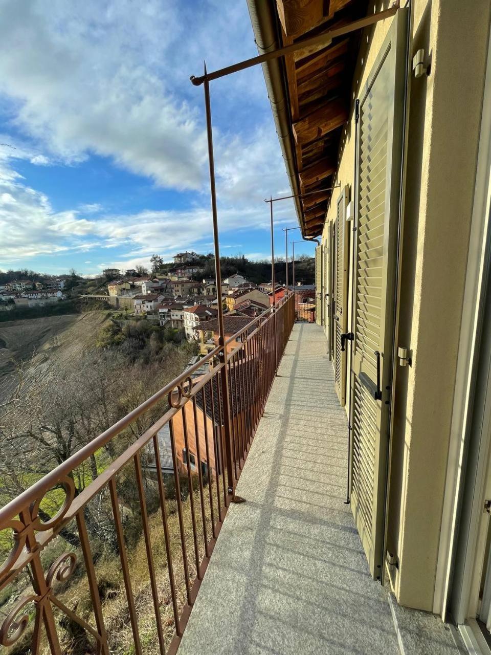 Locanda Del Bricco Pt Cisterna dʼAsti Buitenkant foto