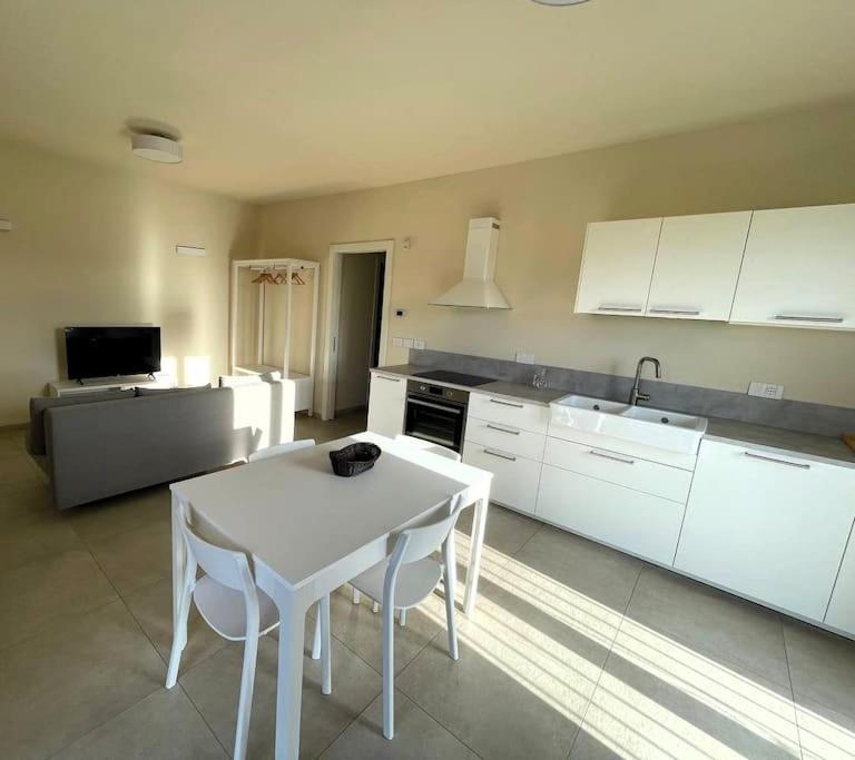 Locanda Del Bricco Pt Cisterna dʼAsti Buitenkant foto
